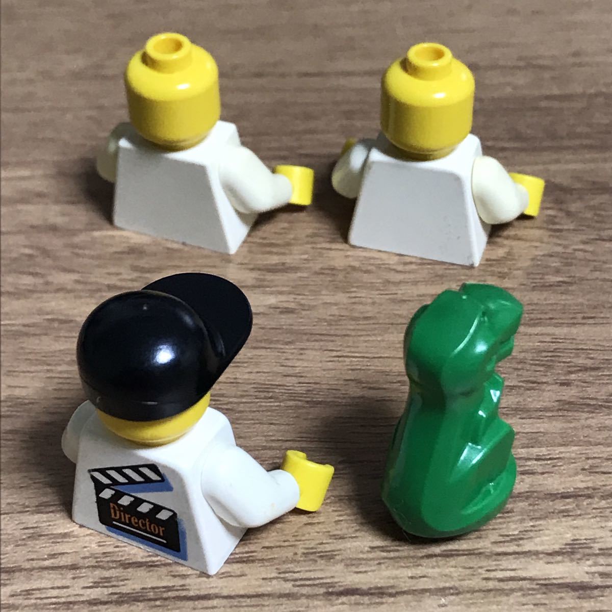 LEGO レゴ ブロック ミニフィグ 上半身 トルソー クラシック オーバーオール オクタン 映画監督 ダイナソー 恐竜の画像2