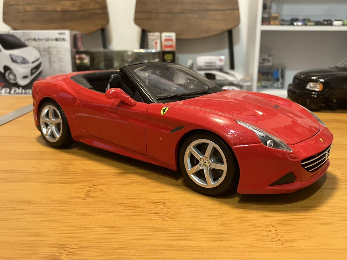 1/18ミニカー フェラーリ カリフォルニア T マイスト 美品 箱無し コンバーチブル オープンカー スポーツカーレッド 模型 _画像7