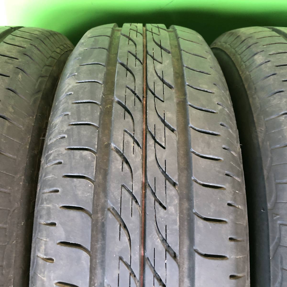 NT376 中古 BRIDGESTONE NEXTRY ブリヂストン ネクストリー 13インチ 2022年製 タイヤ 175/70R13 82S 4本【カローラ/パッソ/ヴィッツ】_画像3