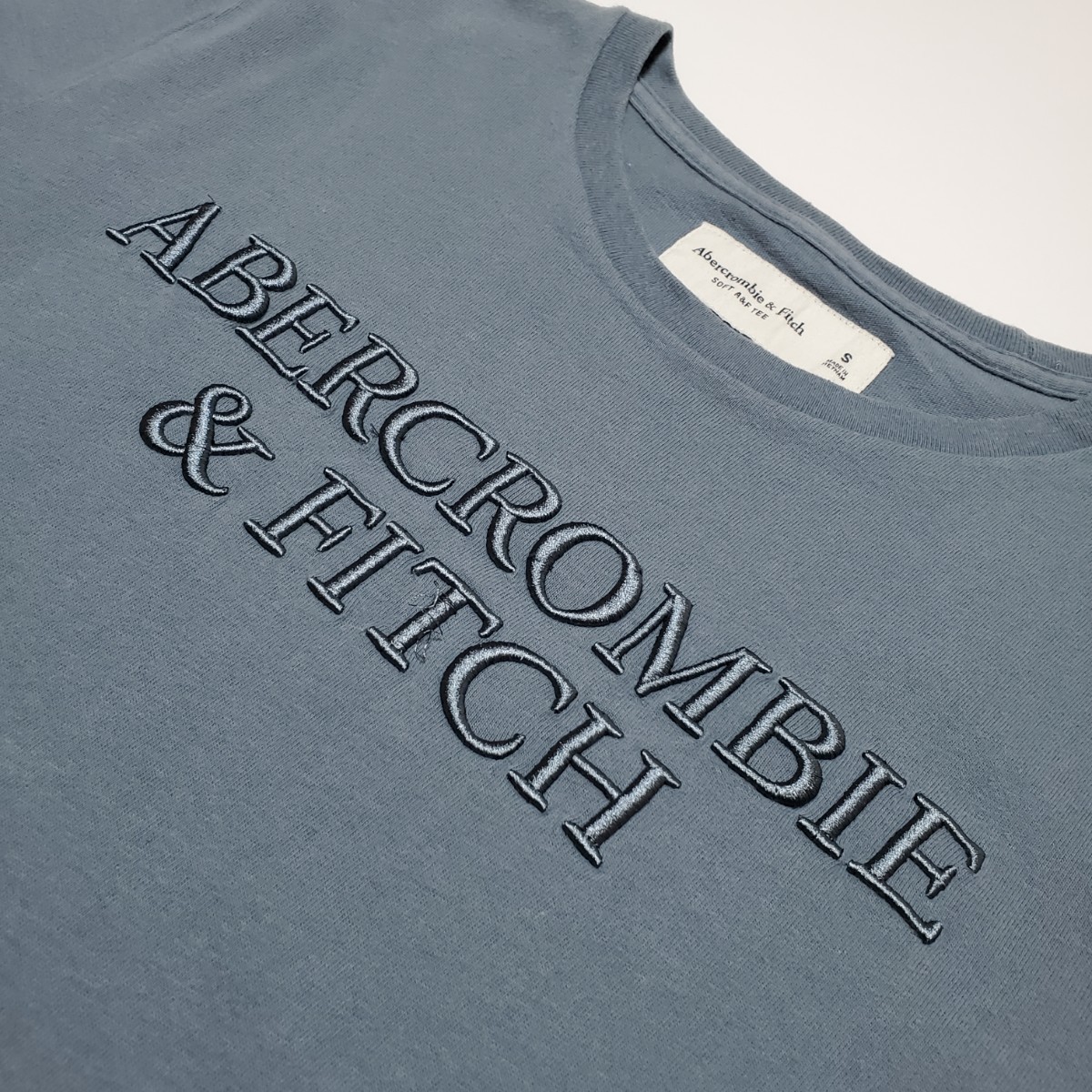 Abercrombie＆Fitch アバクロンビー アンド フィッチ　メンズ 半袖Tシャツ ブルーグレー　サイズS（約Mサイズ相当）_画像5
