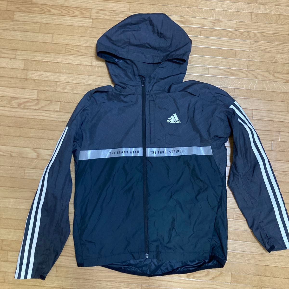 adidas ウィンドブレーカー　150 ジュニア