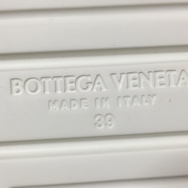 ボッテガヴェネタ BOTTEGA VENETA サンダル 39 ジュリー ラバー 白 メンズ レースアップ 新品同様 靴_画像6