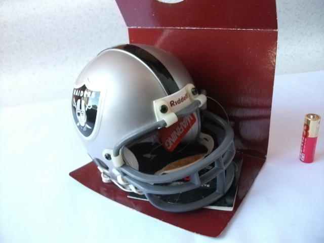 即決　希少　Riddell アメリカンフットボール　RAIDERS　レイダース Size 3 5/8 ミニチュア ヘルメット　フイギュア