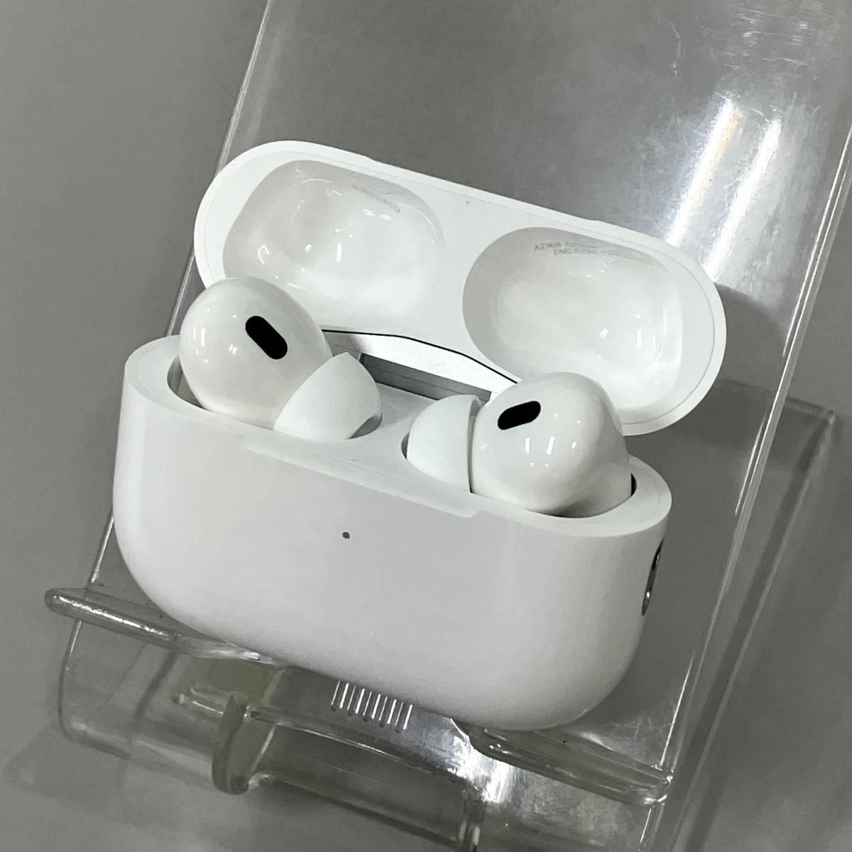 【中古 美品】Apple AirPods Pro 第2世代 MagSafe USB-C ホワイト MTJV3J/A ワイヤレスイヤホン