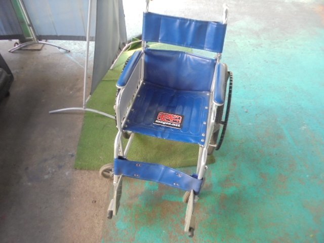 9FA1632 UI)) 介護用折り畳み式車椅子_画像1