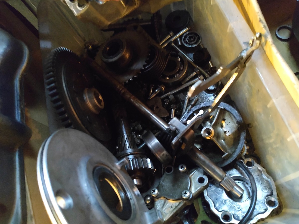 ホンダ スーパーカブ50カスタム エンジン部品 分解前は実働車でした。中古部品_画像9