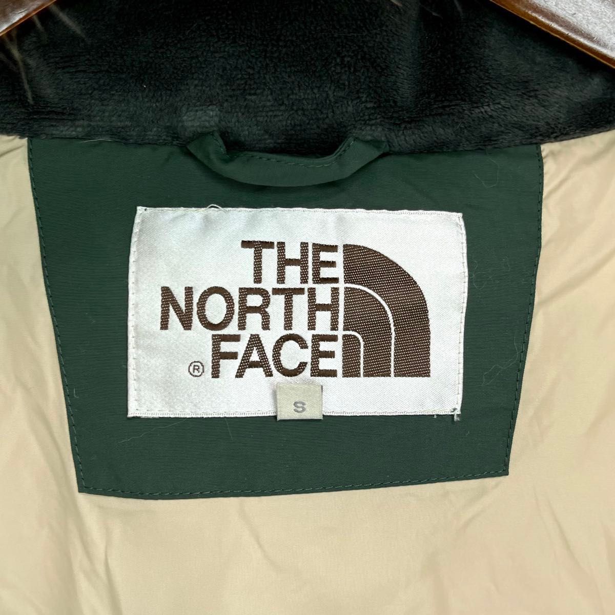 美品希少 THE NORTH FACE ダウンジャケット メンズS 透湿防水 ノースフェイス ファーフード着脱可能 ロゴ