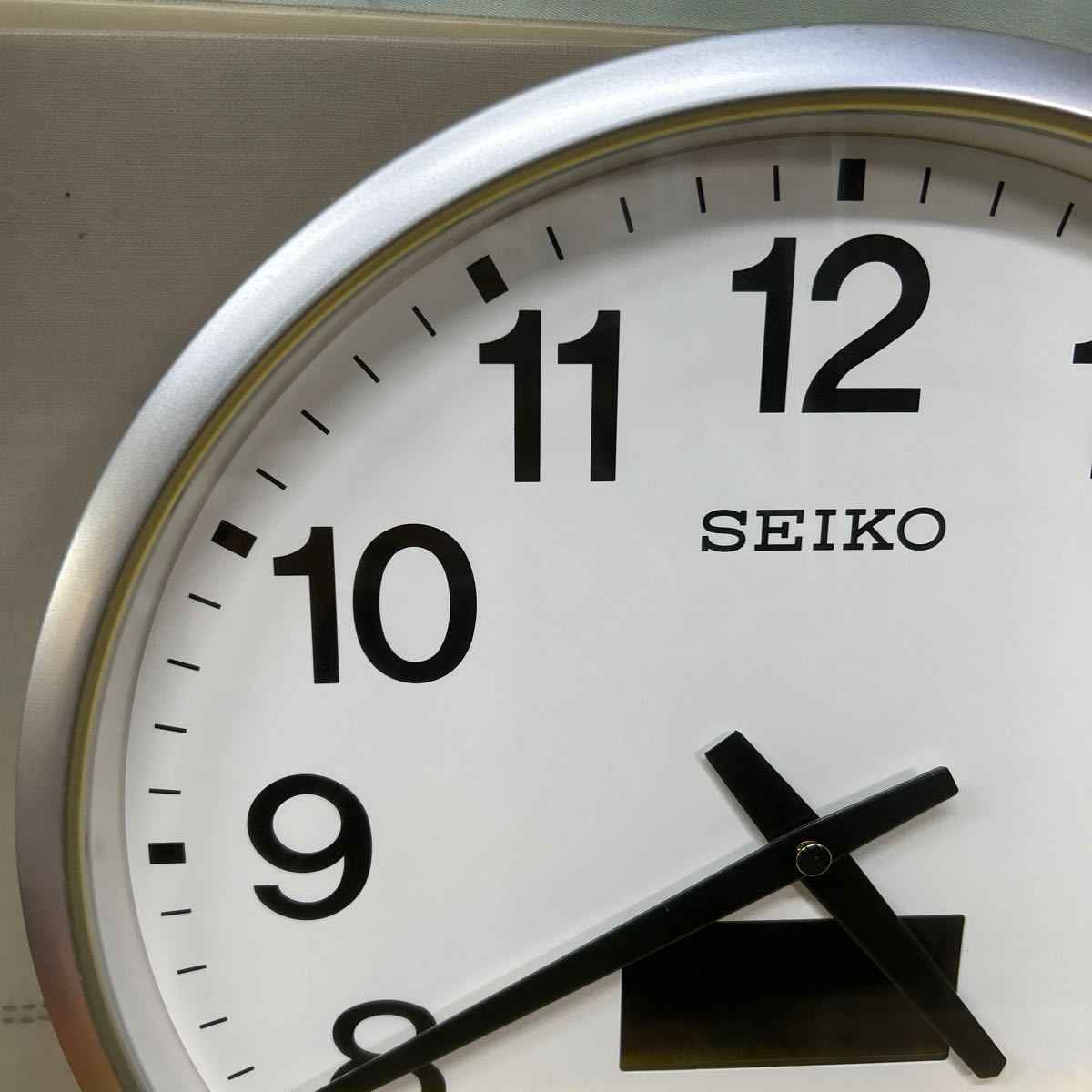 セイコー SEIKO 掛け時計 壁掛け SF242S 電波時計 ハイブリッドソーラー　1.0kg ソーラー時計　柱時計　掛時計_画像5