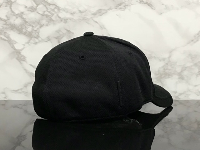 【未使用品】66A★OAKLEY オークリー スポーツキャップ 帽子 CAP 上品で高級感のあるデザインのブラック伸縮素材《伸縮前60㎝～64㎝位迄》_画像5