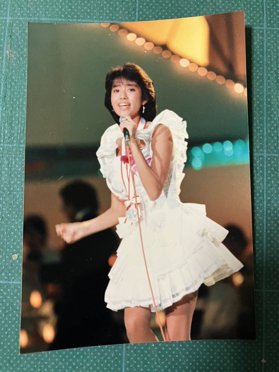 【蔵出】 早見優　写真(当時物) 白ミニスカ　太股　80年代アイドル _画像1