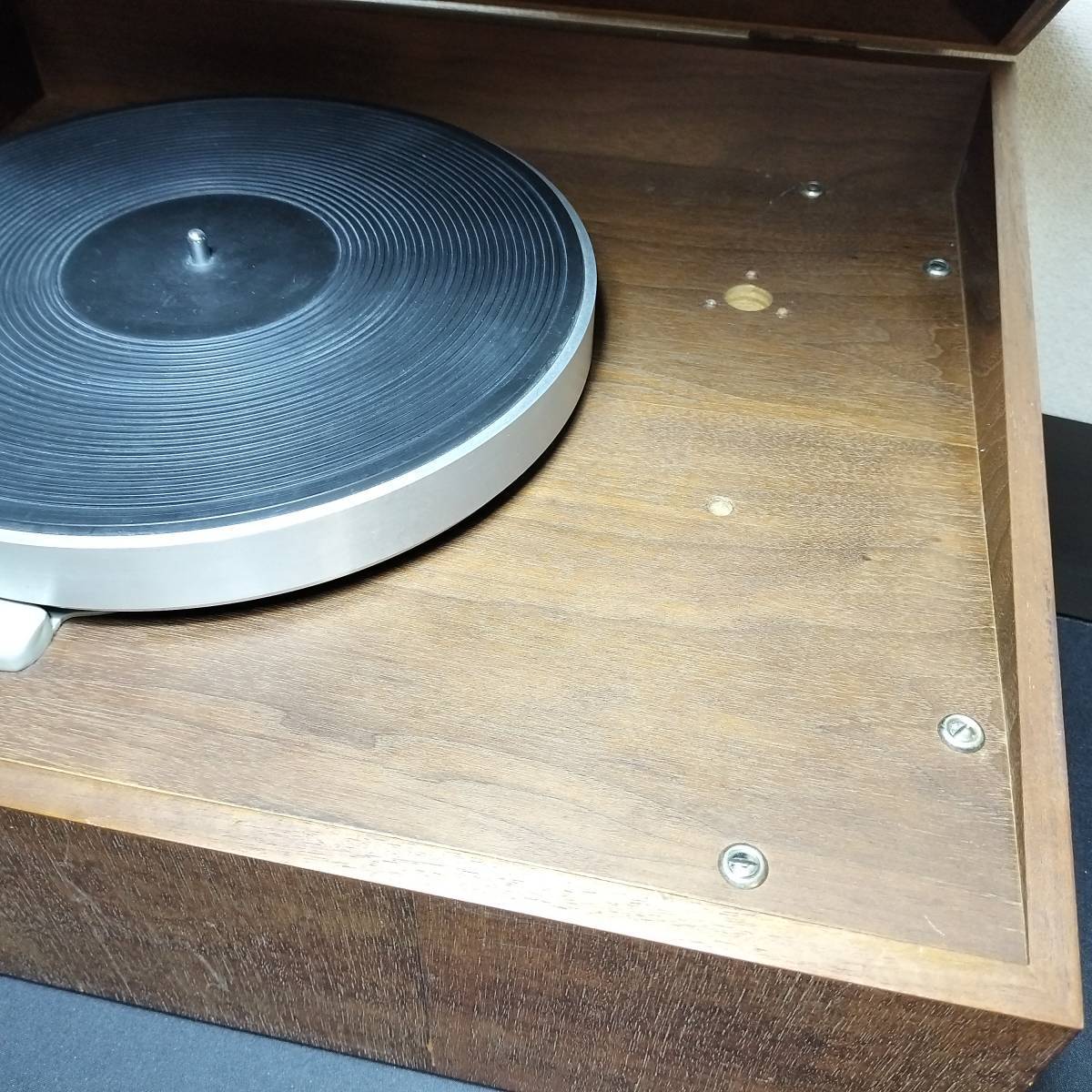 CEC FR-250 / idler Drive rim Drive record player turntable CEC FR-250 / idler Drive rim Drive record player turntable