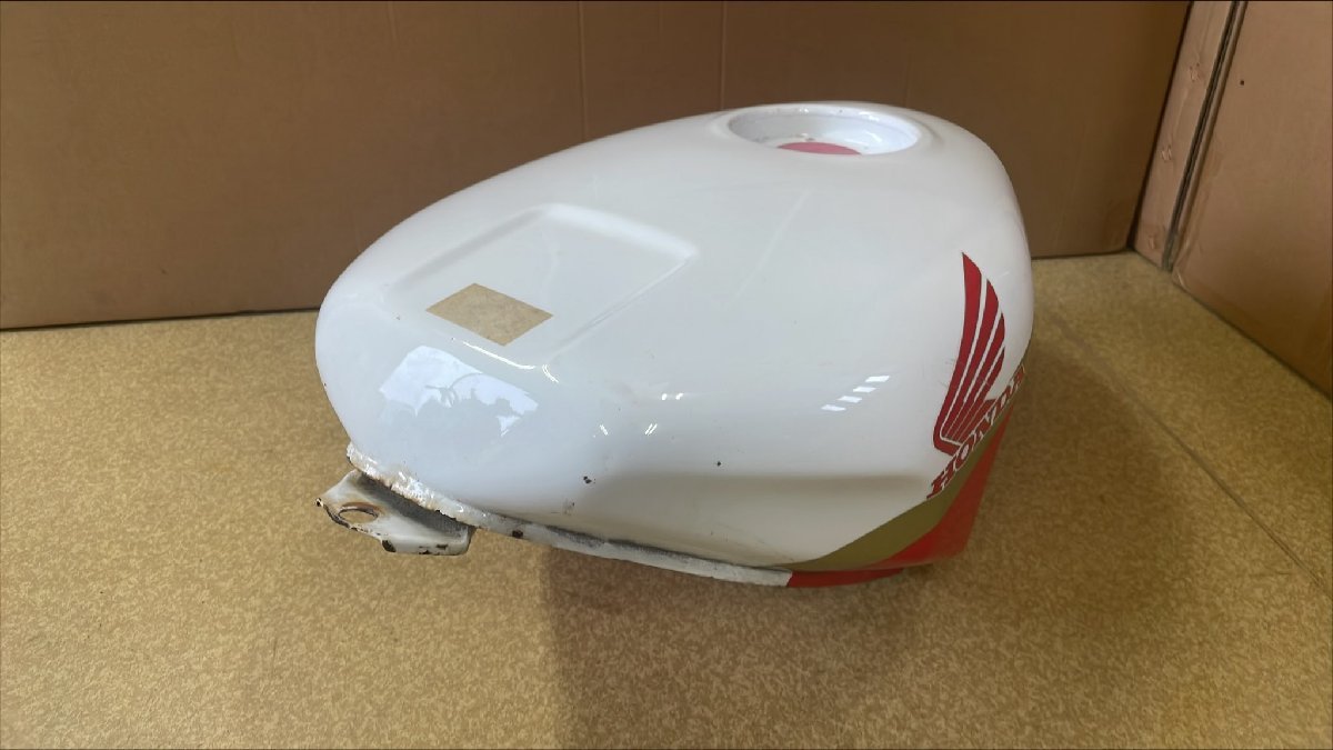 【中古品 大特価1円～】HONDA ホンダ NSR250R MC21 ガソリンタンク/燃料タンク フューエルタンク 純正タンク 修理 補修 交換_画像4