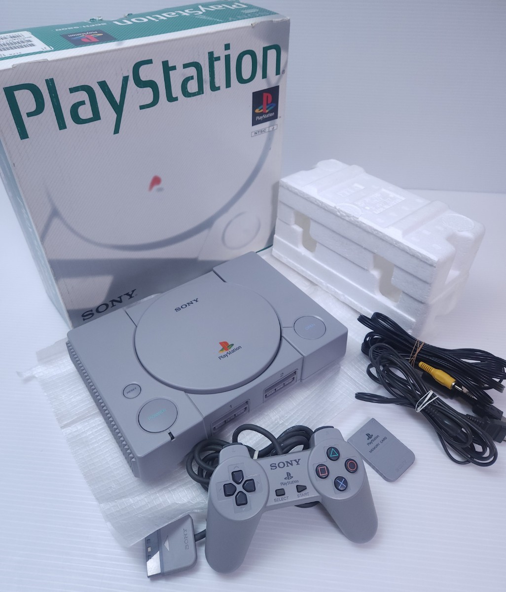 美品 / 動作品 レトロゲームPS1 PlayStationプレイステーション1 SCPH-5500 箱付き コントローラ, メモリカードAVケーブル 付希少(133)_画像1