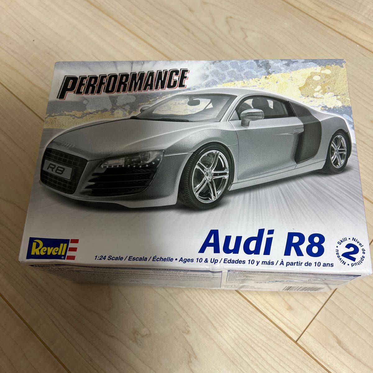 レベル Revell 未組立 プラモデル 1/24 アウディ R8 AUDI モノグラム　monogram ドイツレベル_画像1