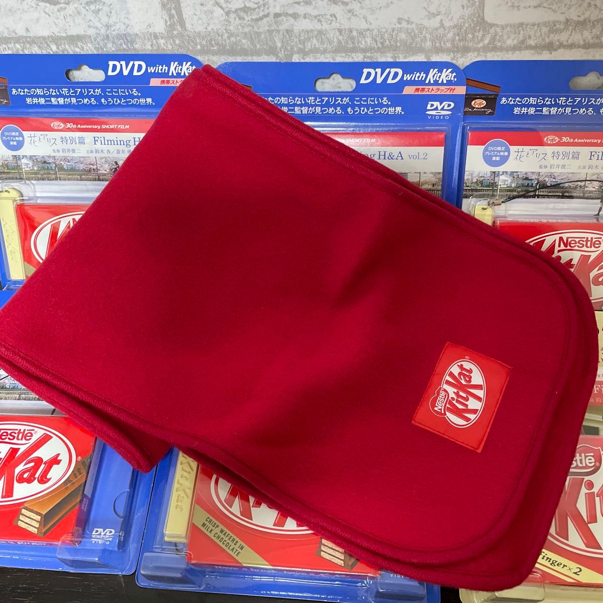 未開封のKitKat30周年記念DVDパック Vol.2とVol.3/ 未開封 レア KitKat マフラー