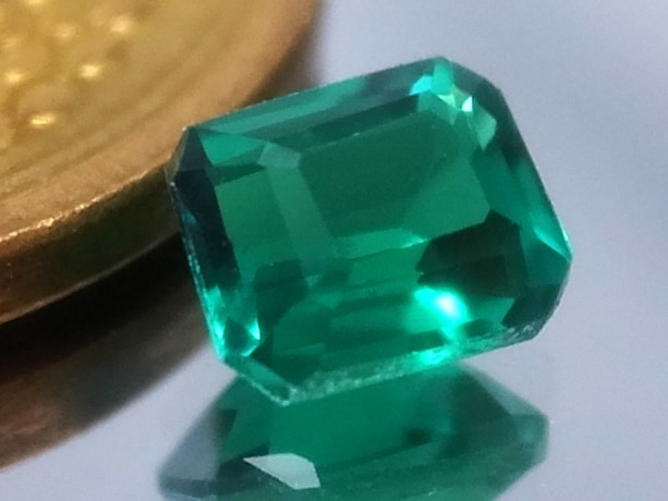 0.49ct 新品・コロンビアカラー合成バイロンエメラルド 超希少入手困難・バイロン社製 _画像2