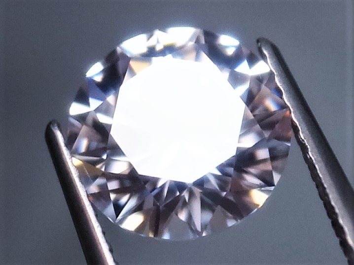 3.41ct 8mm 究極のExcellent cut 大粒キュービックジルコニア 理想的なラウンドブリリアンカット 人の手が一切触れていない完全未使用品_画像5