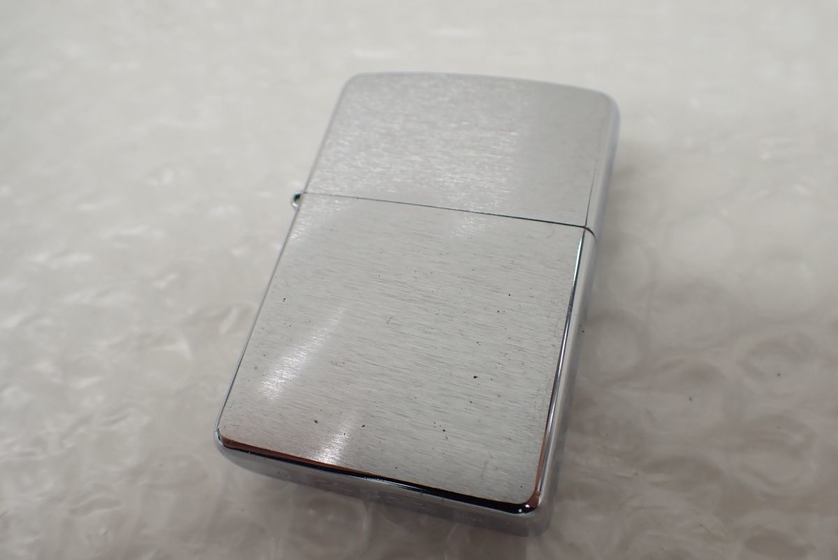 ☆D510-60　①ZIPPO ジッポー ブラッシュド加工 プレーン 2003年 C 03 ケース付き　火花飛び確認済み　レターパック_画像2