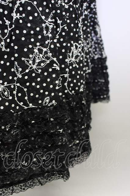 KANEKO ISAO / flower embroidery dot skirt black X white T-24-01-21-022-EL-SK-HD-ZT032