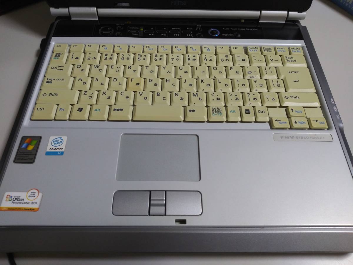 FMV-BIBLO NB55J/T Celeron M 340 (1.5GHz)メモリ768MB リカバリメディア マニュアル リモコン等付属品多数 完動品！！ 美品！！_画像6