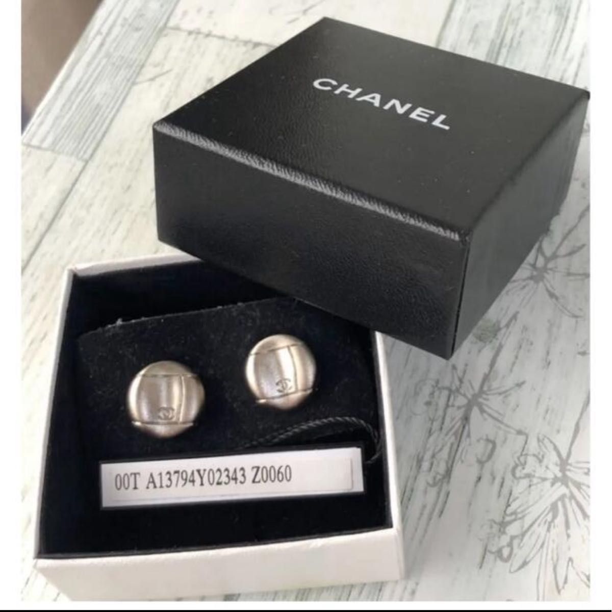 ヴィンテージ 希少 CHANELシャネル ボタン ピアス シルバー 正規 ヴィンテージ 希少 CHANELシャネル ボタン ピアス シルバー 正規
