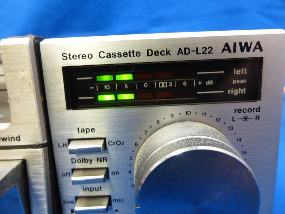 ★☆USED AIWA アイワ　LD-L22　カセットデッキAC100V＆DC12V対応　通電OK　☆★_画像3