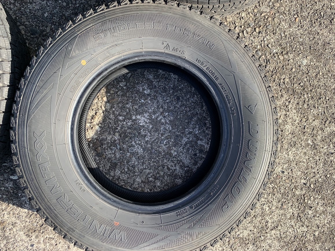 【中古品】スタッドレスタイヤ DUNLOP WINTER MAXX SV01 195/80R15 107/105L LT 2019年 4本セット_画像2