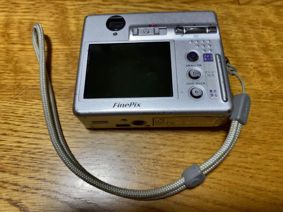 富士フイルム　ファインピックス　FUJIFILM FinePix F440　コンパクトデジタルカメラ　シルバー　バッテリー・充電器付　動作品_画像4