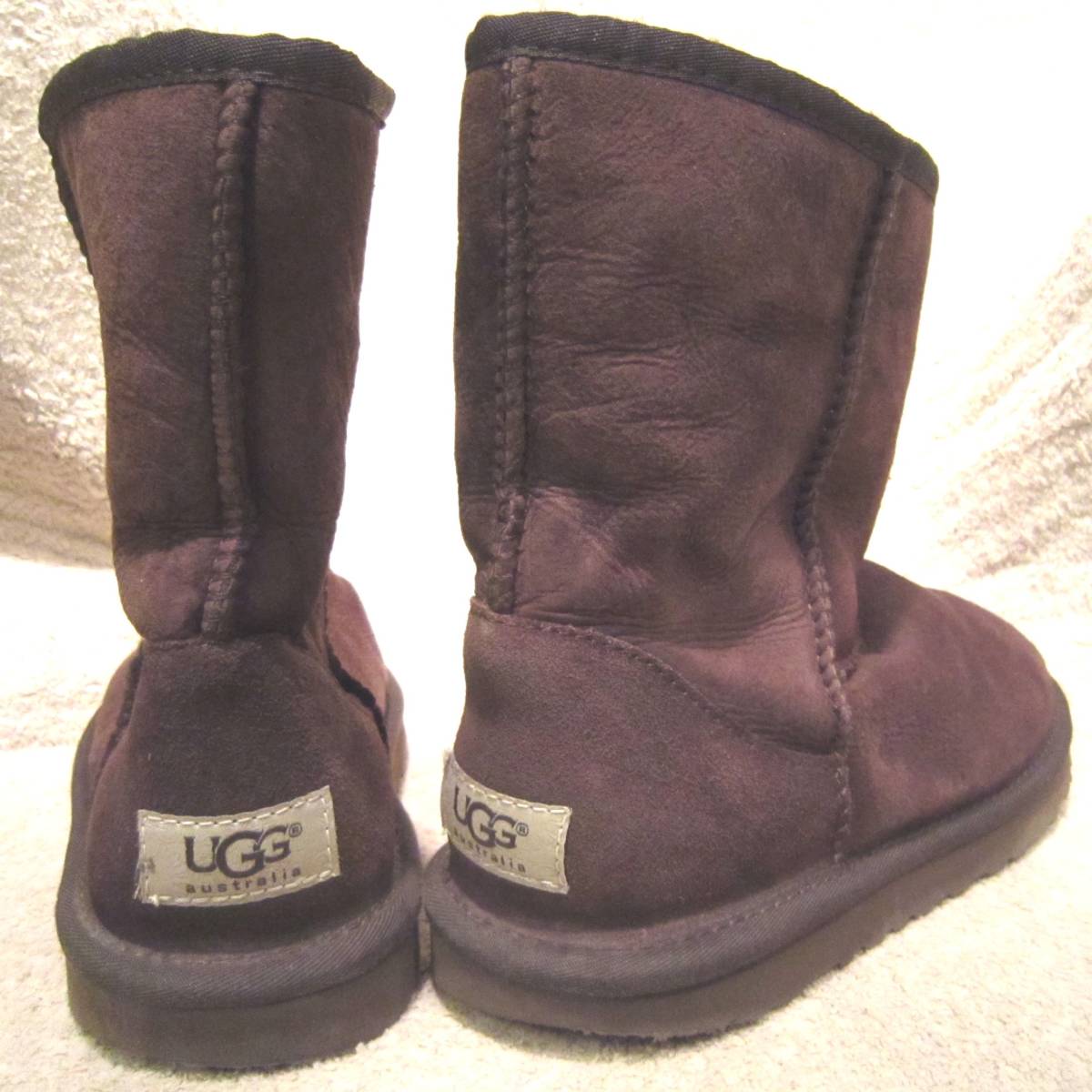 アグ　ムートンブーツ　（5825）　濃茶　　約24.5㎝（表示 25㎝　US8）　　　　　　UGG　ダークブラウン　　外寸高さ約20㎝　　wj2401b_画像6