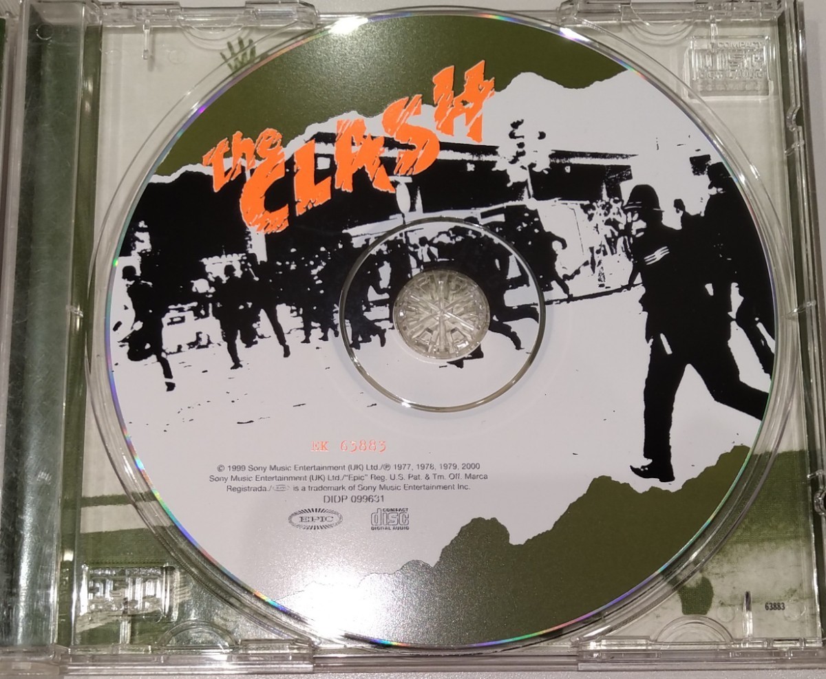 the clash 1st 旧規格リマスター輸入盤中古CD ザ・クラッシュ 白い暴動 ファースト デビュー mick jones joe strummer EK63883_画像3