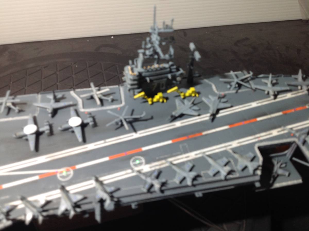 アメリカ空母カールビンソン1/800 マイクロエース製、電飾有り アメリカ空母カールビンソン1/800 マイクロエース製、電飾有り