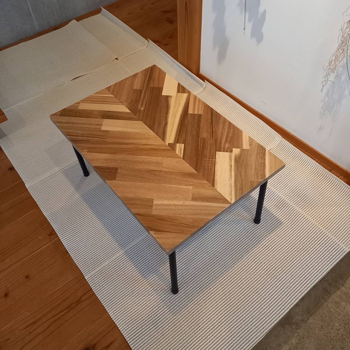 【ヘリンボーン】折りたたみテーブル　天然木材アカシア　センターテーブル　ローテーブル　おしゃれ　デザイン　_画像2