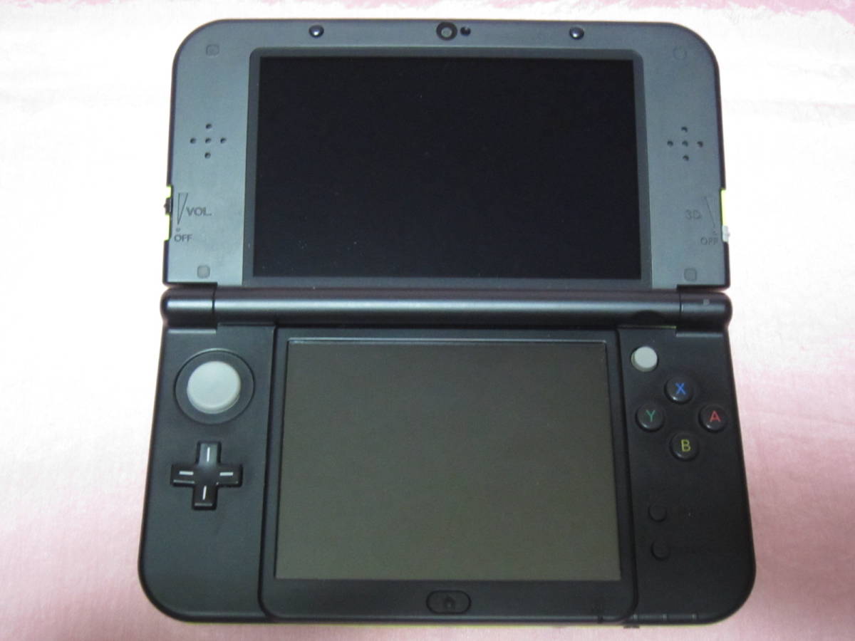 New ニンテンドー3DS LL ライム×ブラック 美品_画像3