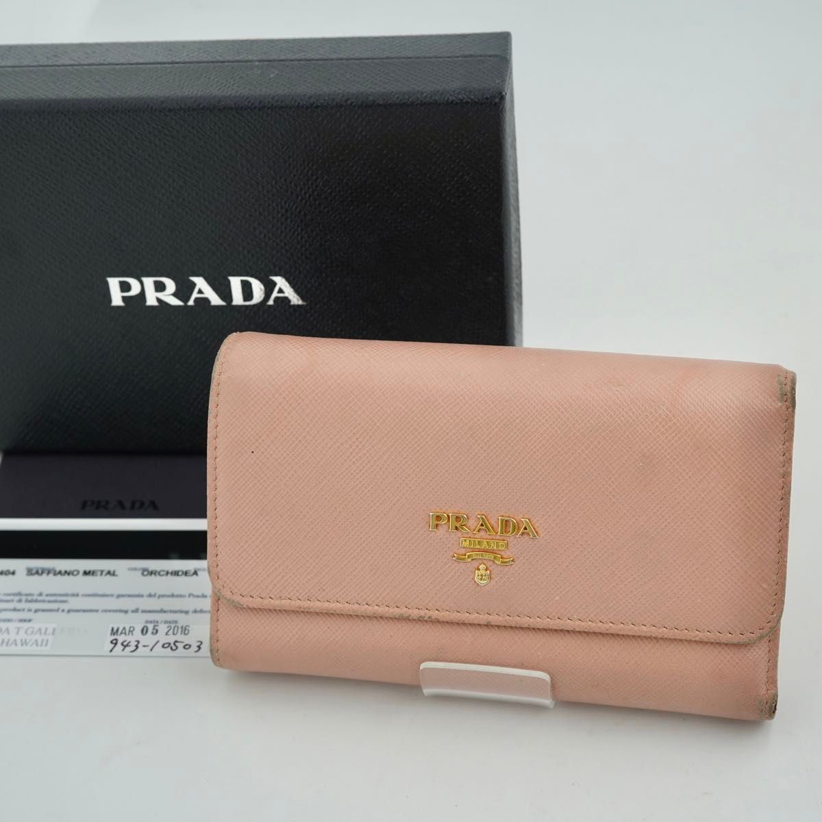 【美品】PRADA  プラダ　箱、保証書付　三つ折り　ピンク SAFFIANO レザー