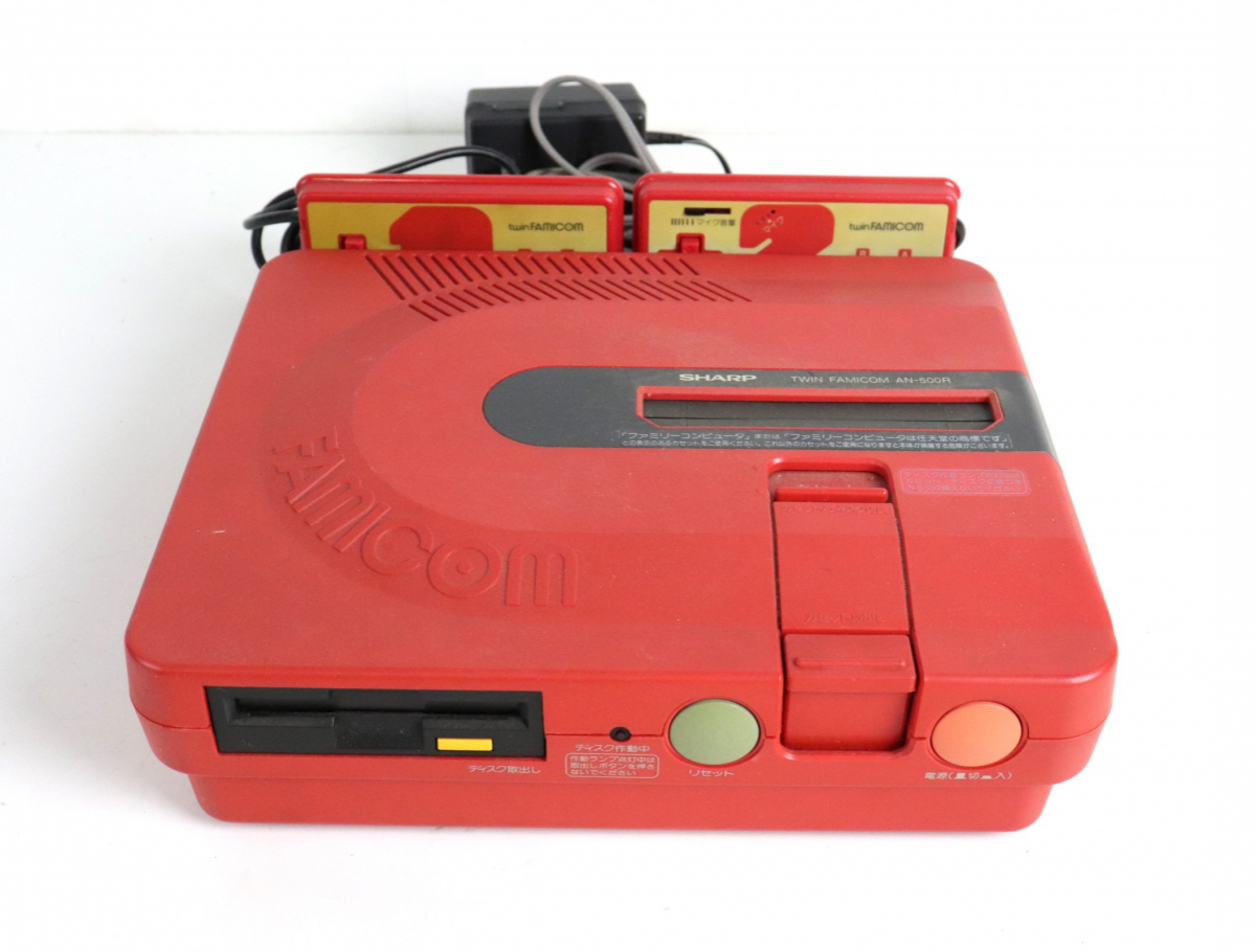 【ジャンク】SHARP TWIN FAMICON AN-500R シャープ ツイン ファミコン レッド ゲーム機器 レトロ 005JSHJH29_画像2