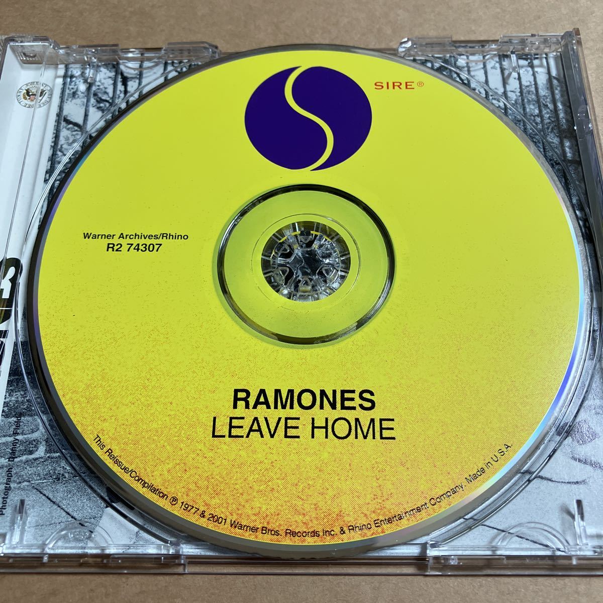 CD RAMONES / LEAVE HOME R274307 リマスター盤 ボーナストラックあり スリーブケース傷み_画像4