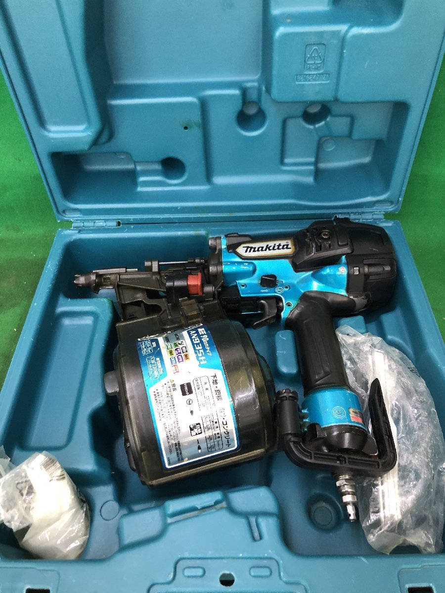 【中古品】★マキタ(makita) 90mm高圧エア釘打 青 エアダスタ付 AN935HM / IT7VQD0X5H1Q