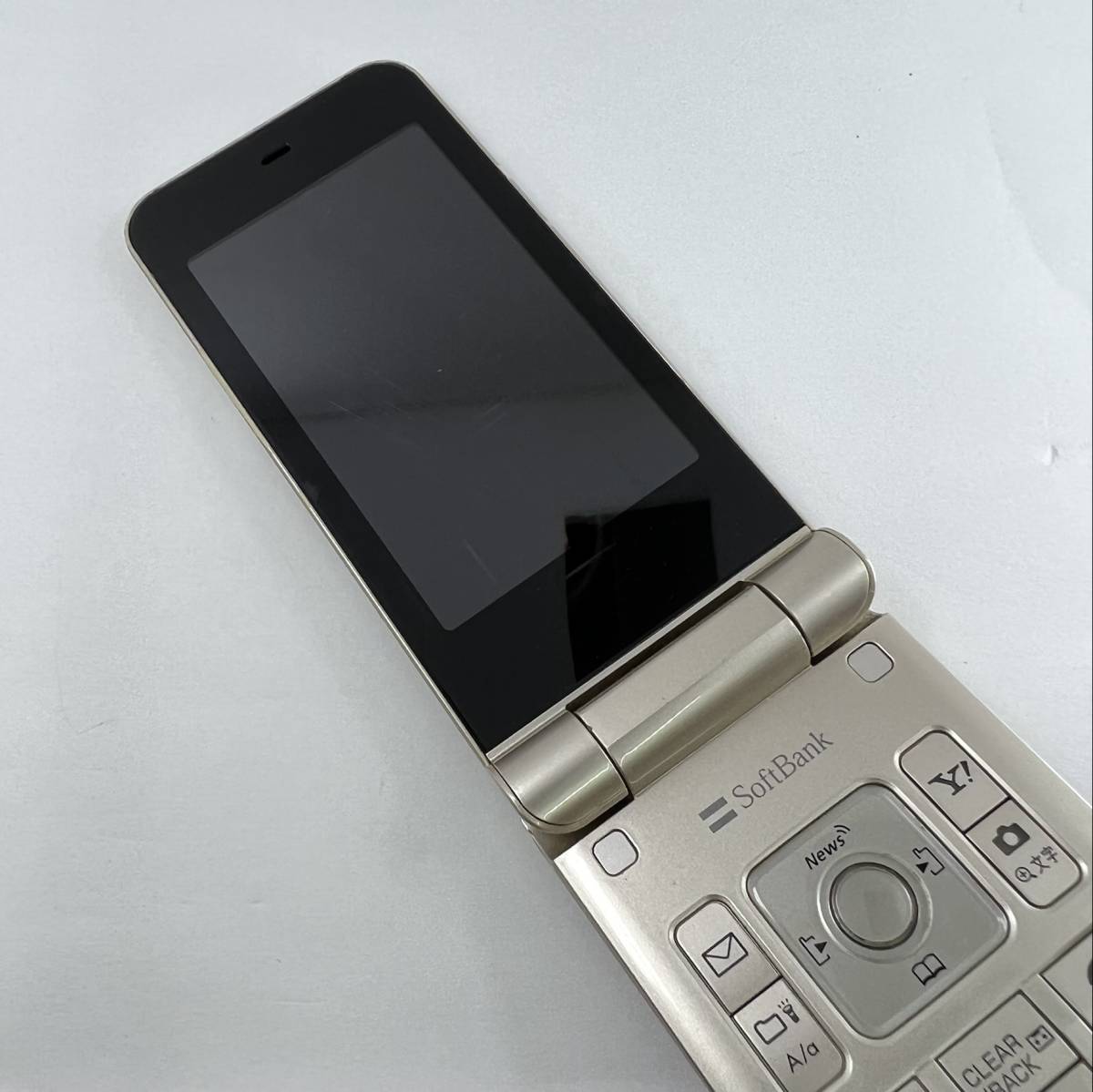 白ロム 携帯電話 SoftBank Sharp 840SH ゴールド ジャンク 管 2024010009_画像4