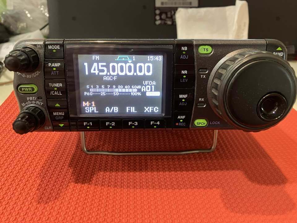 IC-7000 美品 アイコム製 100W機 HF/50/144/430MHz 後期版_画像2