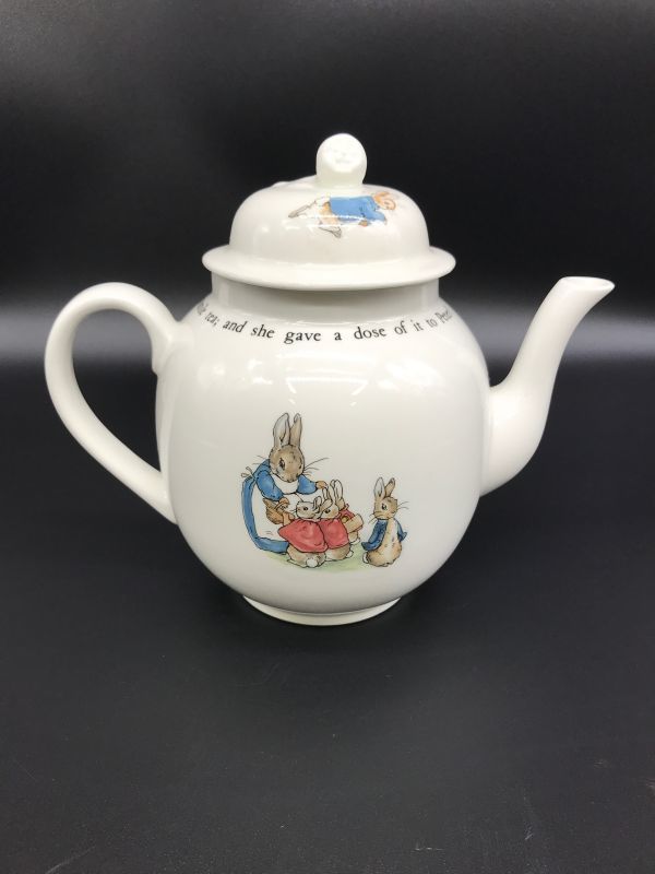 【20708】WEDGWOOD ウェッジウッド ピーターラビット ティーポット 経年保管品 中古品 ポット 食器 梱包80サイズ_画像1