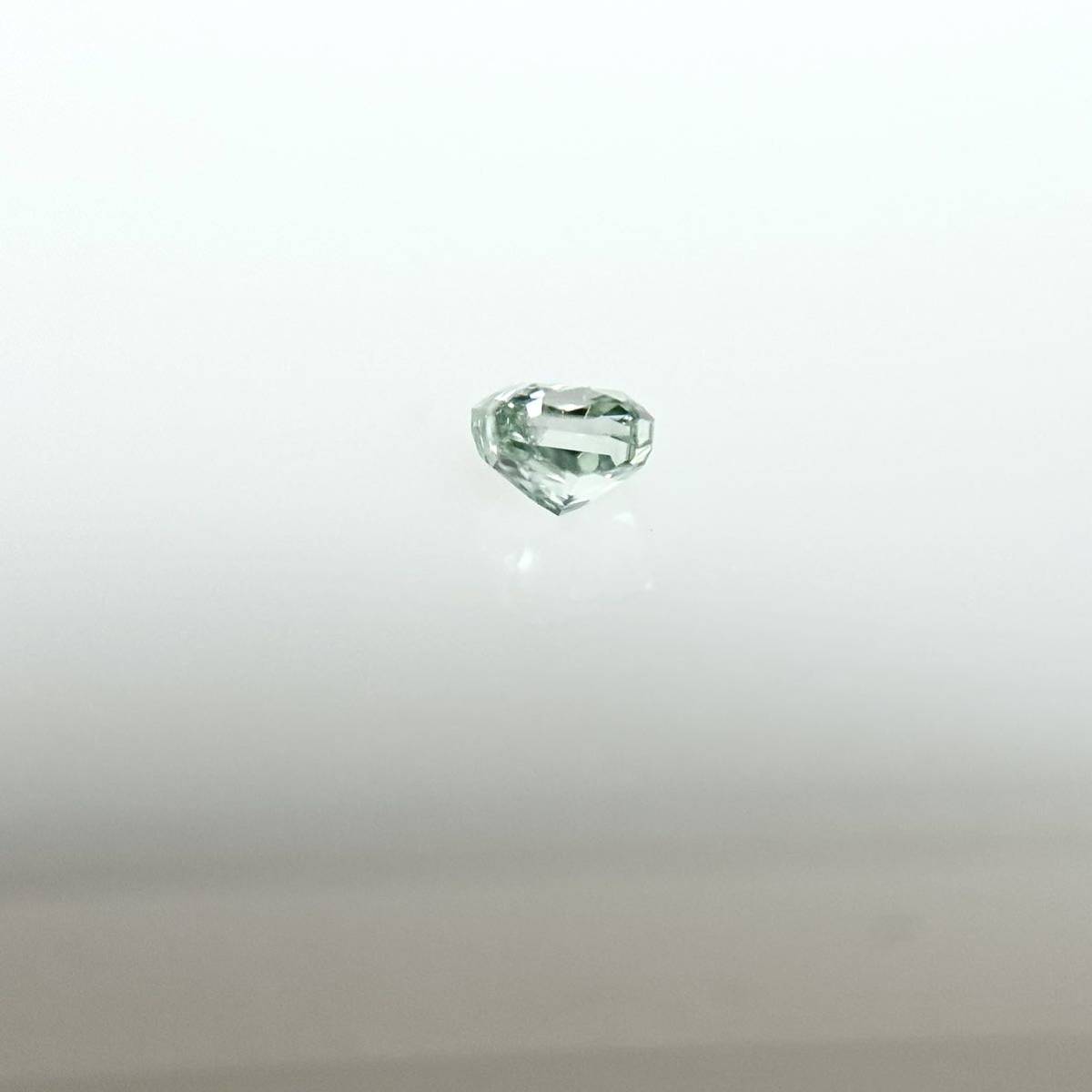 ０．０３２ct　ＦＡＮＣＹ　ＢＬＵＩＳＨ　ＧＲＥＥＮ　ＳＩ１　クッション　ブルーイッシュグリーン　ダイヤモンドルース