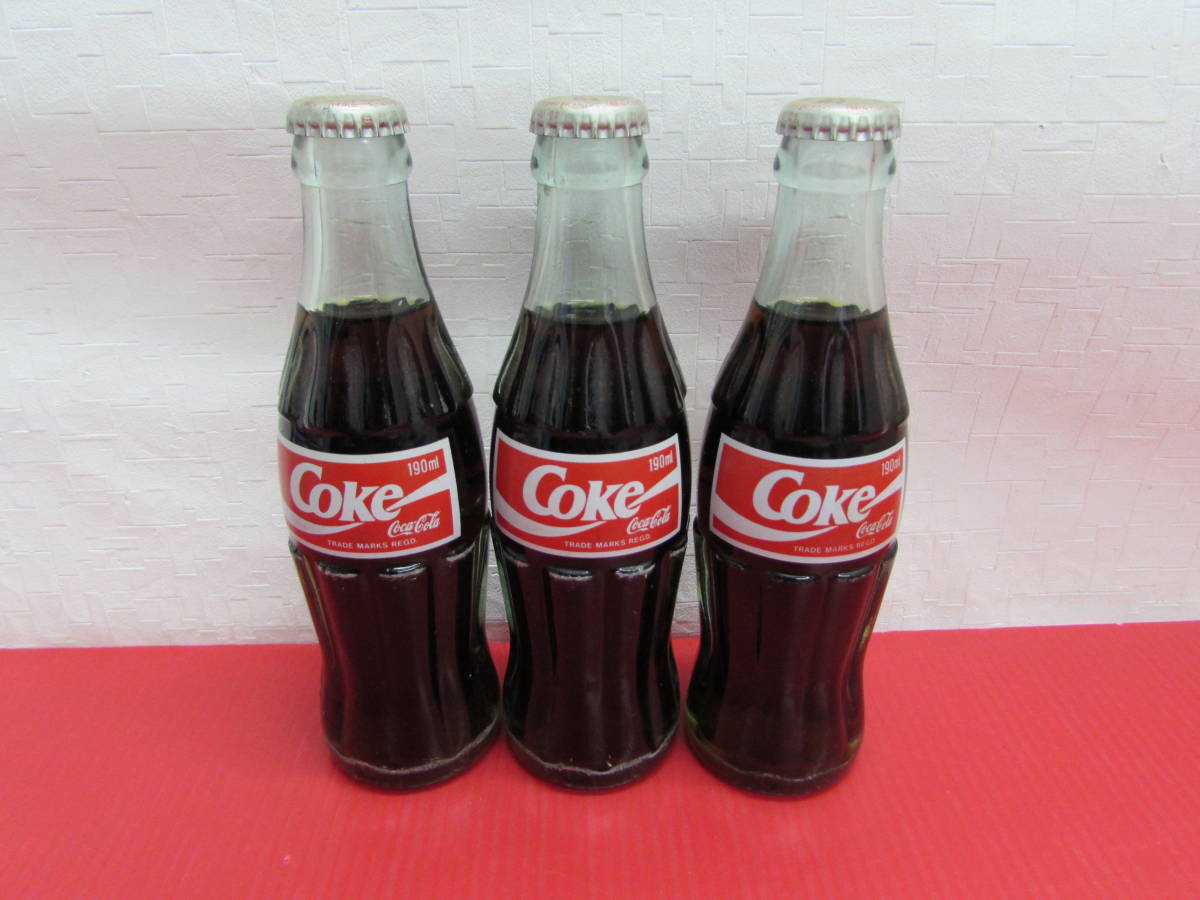 未開栓 レトロ コカ・コーラ Coca Cola ガラス瓶 190ml×3本 セット Coke インテリア コレクション 〈中身あり〉の画像5