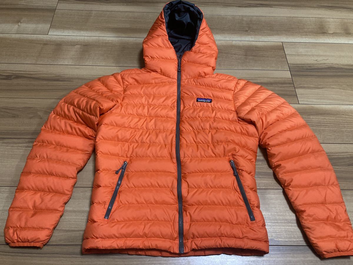 激安通販店舗 美品PATAGONIA パタゴニア ダウンセーターフーディ