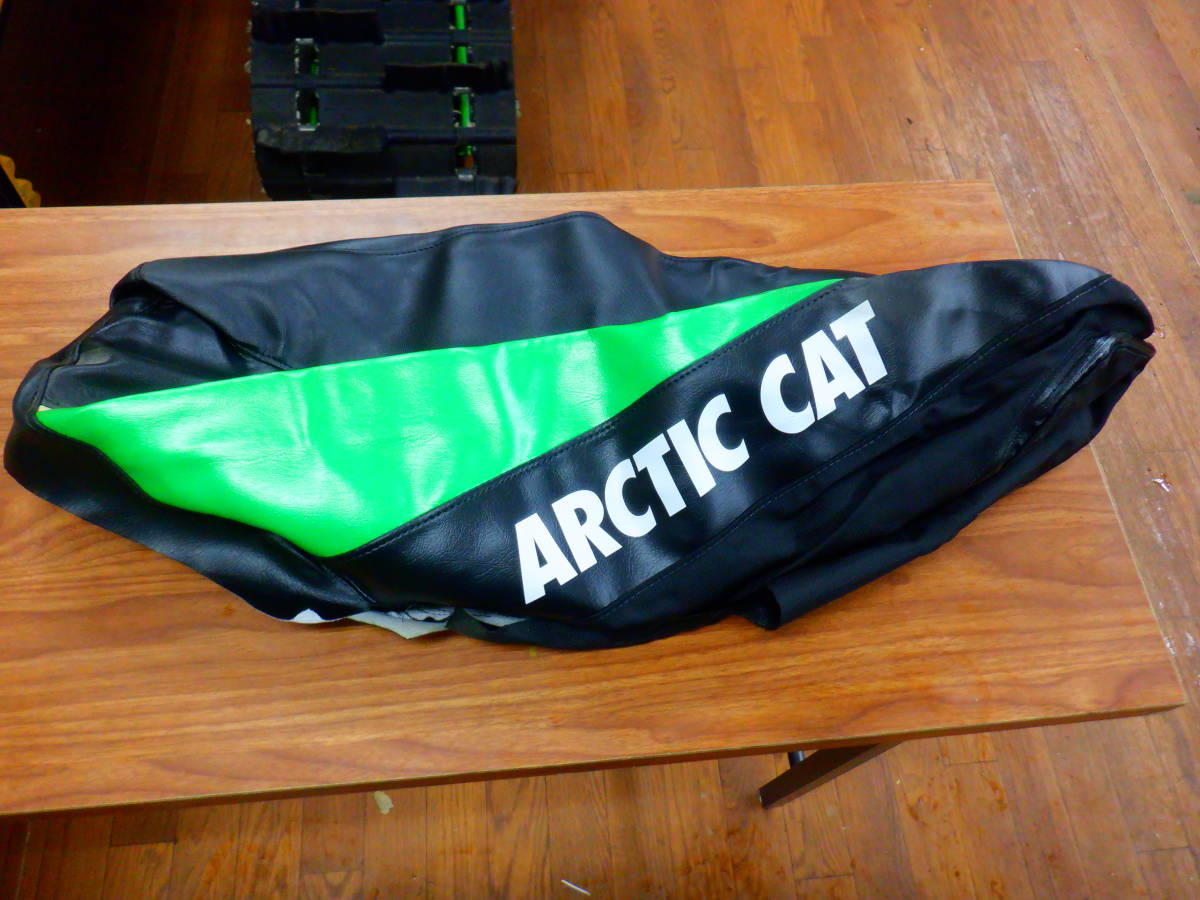 即納　Arctic Cat 10-11 シートカバー　グリーンxブラック　マウンテンシート用　M8　M1000 廃盤品_画像2