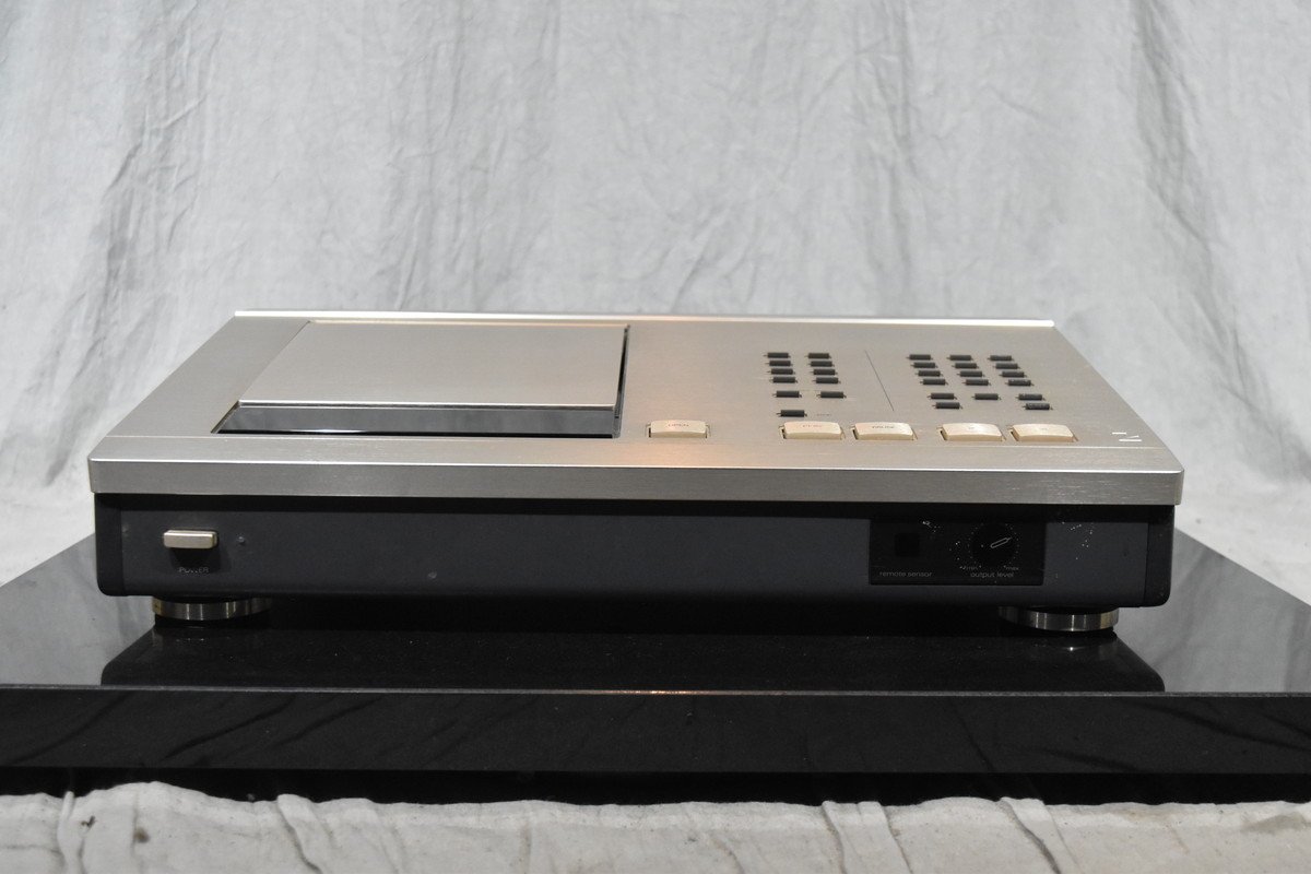 LUXMAN ラックスマン CDプレーヤー D-500X's_画像3