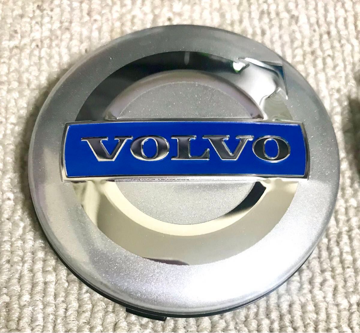 ボルボ　Volvo センターキャップ　ホイールキャップ　64mm 青銀　ハブキャップ