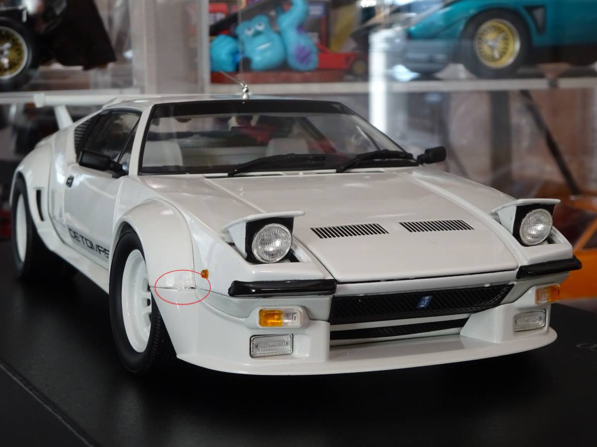 ☆ジャンク☆絶版・希少☆京商 1/18 デ・トマソ パンテーラ　GT5 White☆De Tomaso Pantara GT5☆No.08854W☆_赤丸部分が不良個所です。