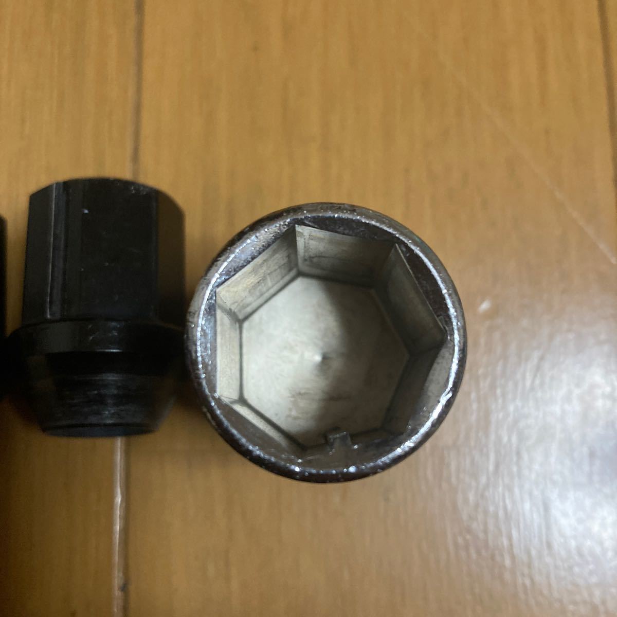 レイズ RAYS 国産 ロックナット ホイールナット 19HEX P1.25 L＝30 20個 専用ソケット 軽量 ブラック 黒 ジュラルミンナット　中古品_画像3