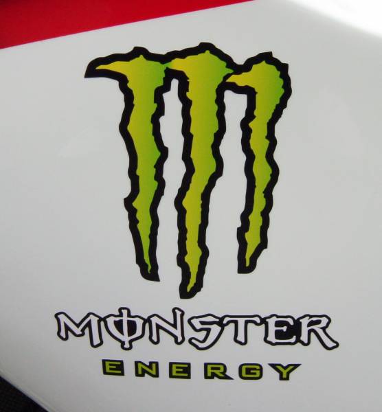 Monster ENERGY/モンスター エナジーマークデカール（大）_※ロゴステッカーとの貼り付け例