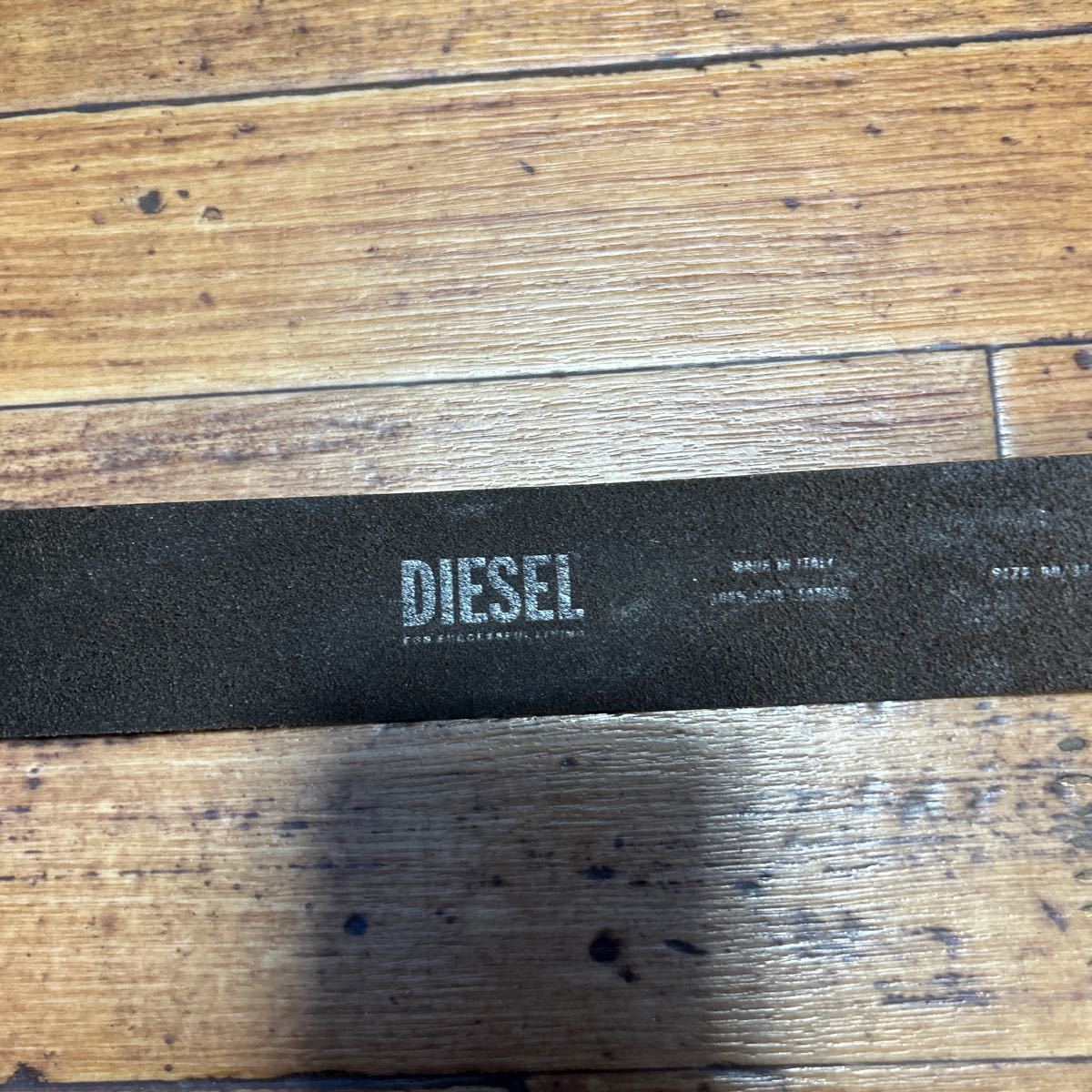 定価12,100円 DIESEL ディーゼル メンズ 90cm 牛革 カウレザー ベルト ヴィンテージ加工 スクエアバックル _画像4